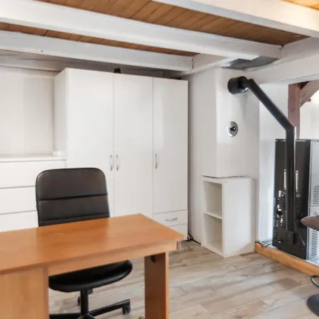 木屋 Historic Charming House 10 Min From 克莱恩 蒙塔纳