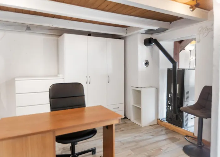 木屋 Historic Charming House 10 Min From 克莱恩 蒙塔纳