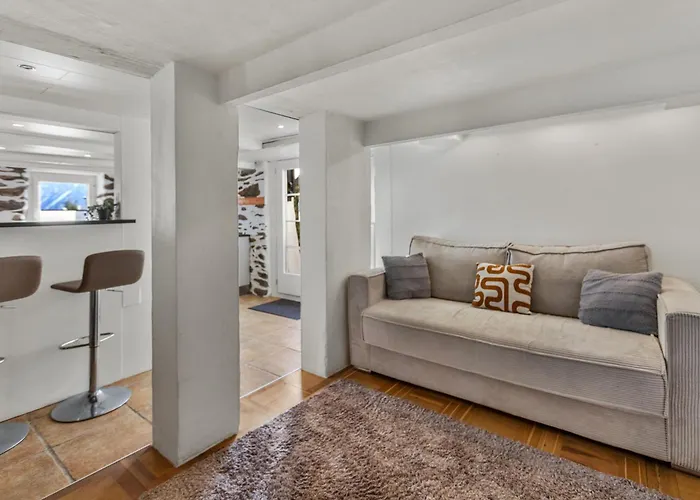 Historic Charming House 10 Min From 木屋 克莱恩 蒙塔纳