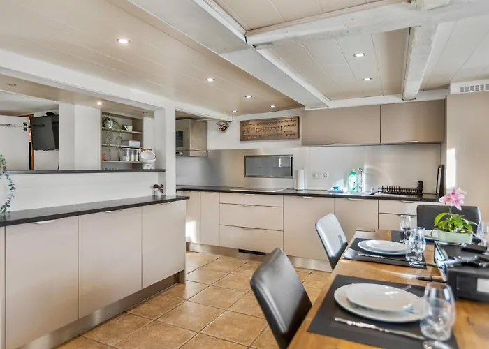 木屋 Historic Charming House 10 Min From *